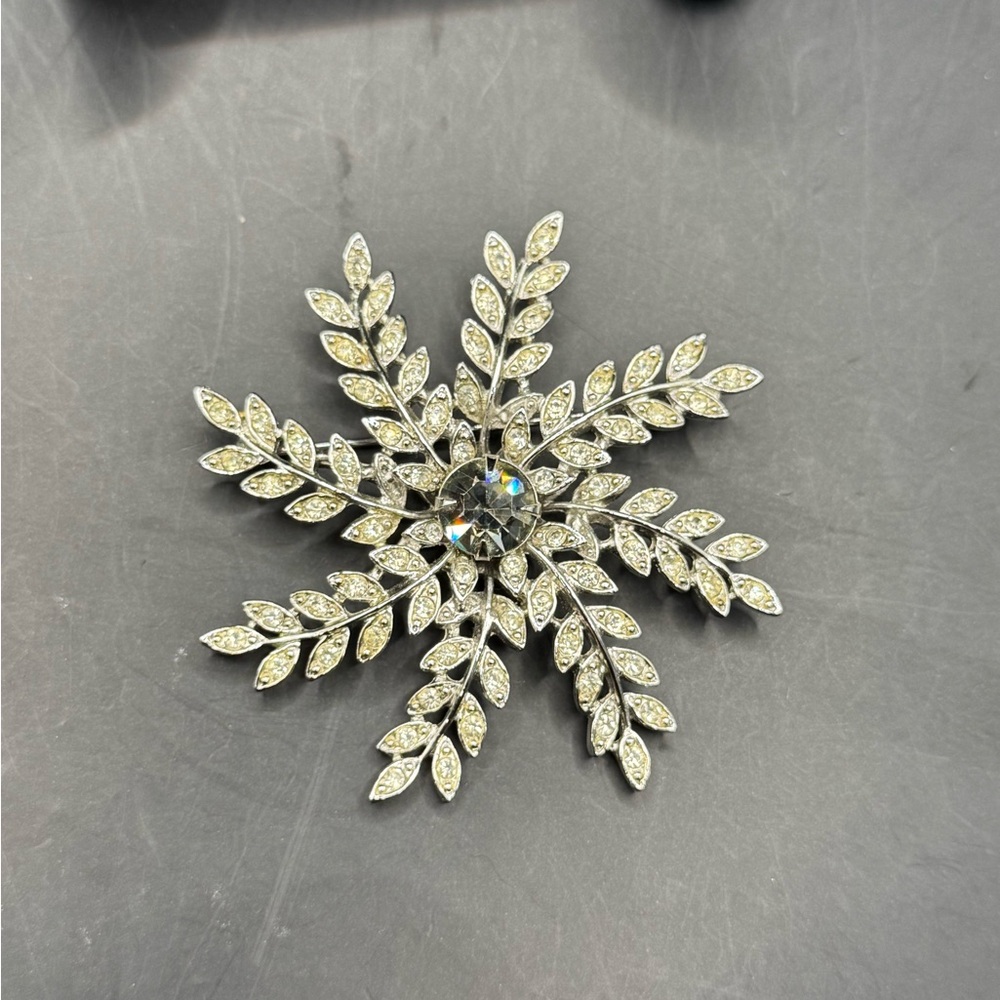 Vintage Sara Coventry Brooch